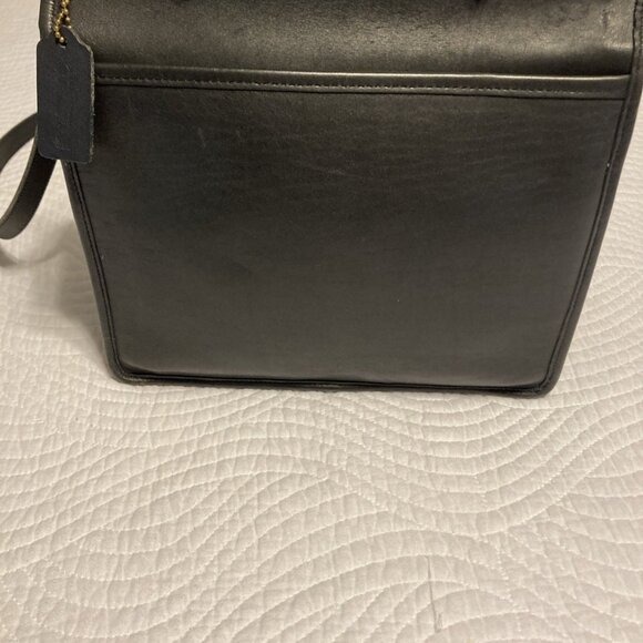 COACH Willis VTG Black Glove-Tanned Leather Brass Trim Crossbody Bag #9927 - Picture 8 of 16